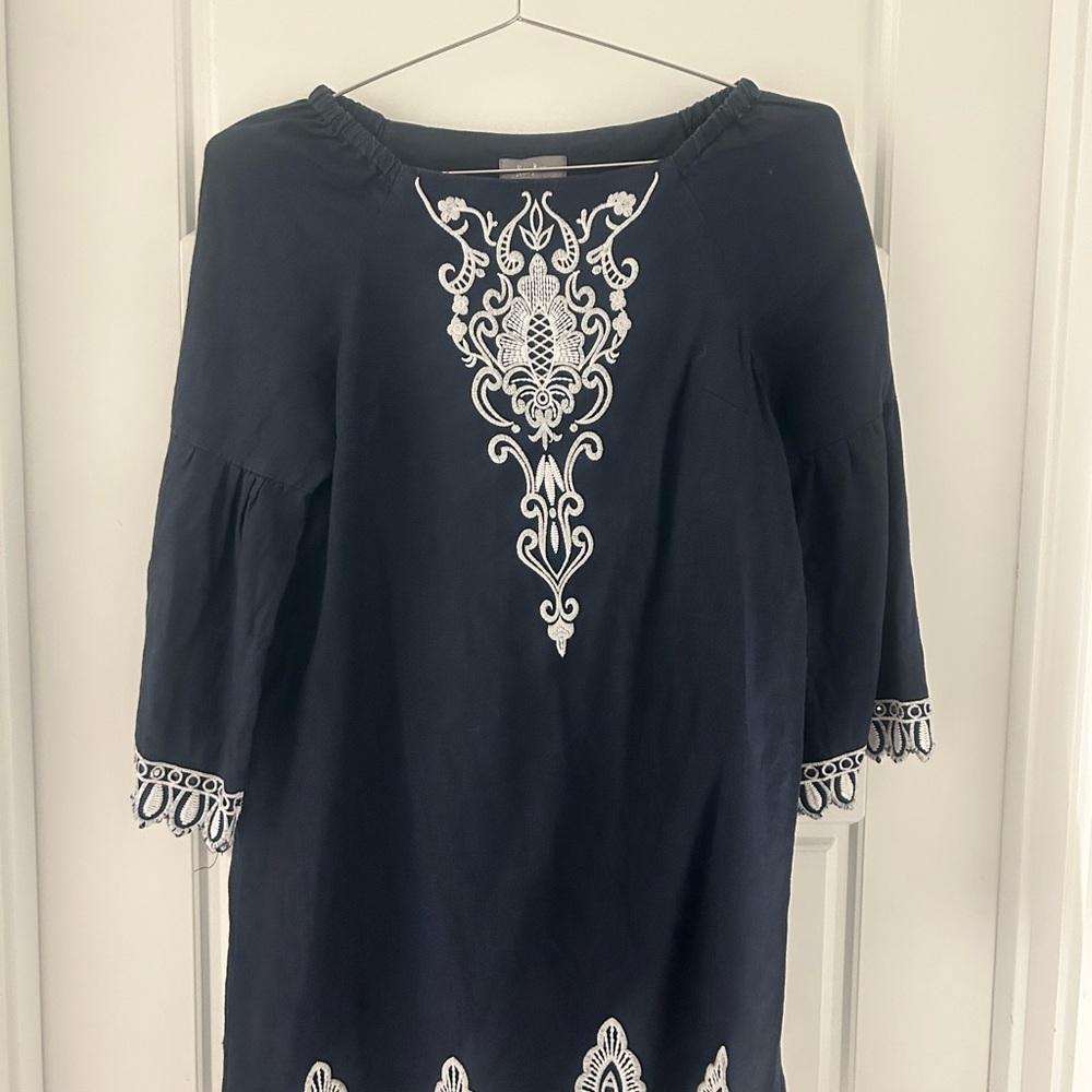 Neiman Marcus Navy Blue and White Embellished 3/4 Sleeve Tunic Dress